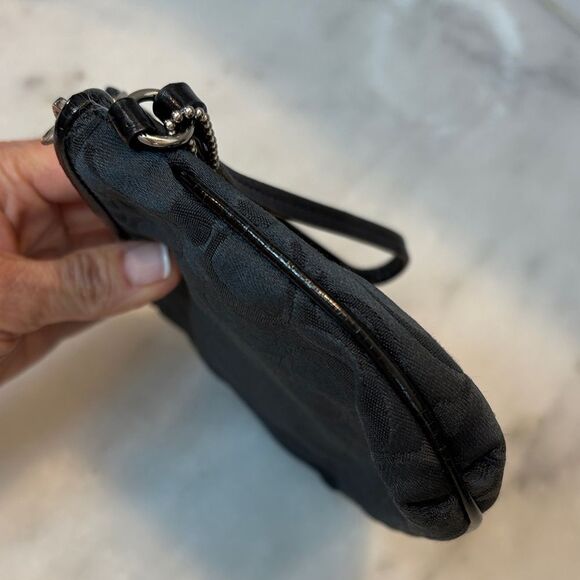 Coach Ashley Signature Logo Large Pleated Wristlet Clutch Bag - Picture 7 of 14